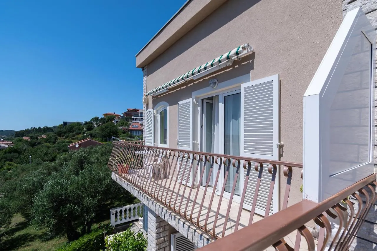 Apartments With A Parking Space Rab - 14120 Palit
