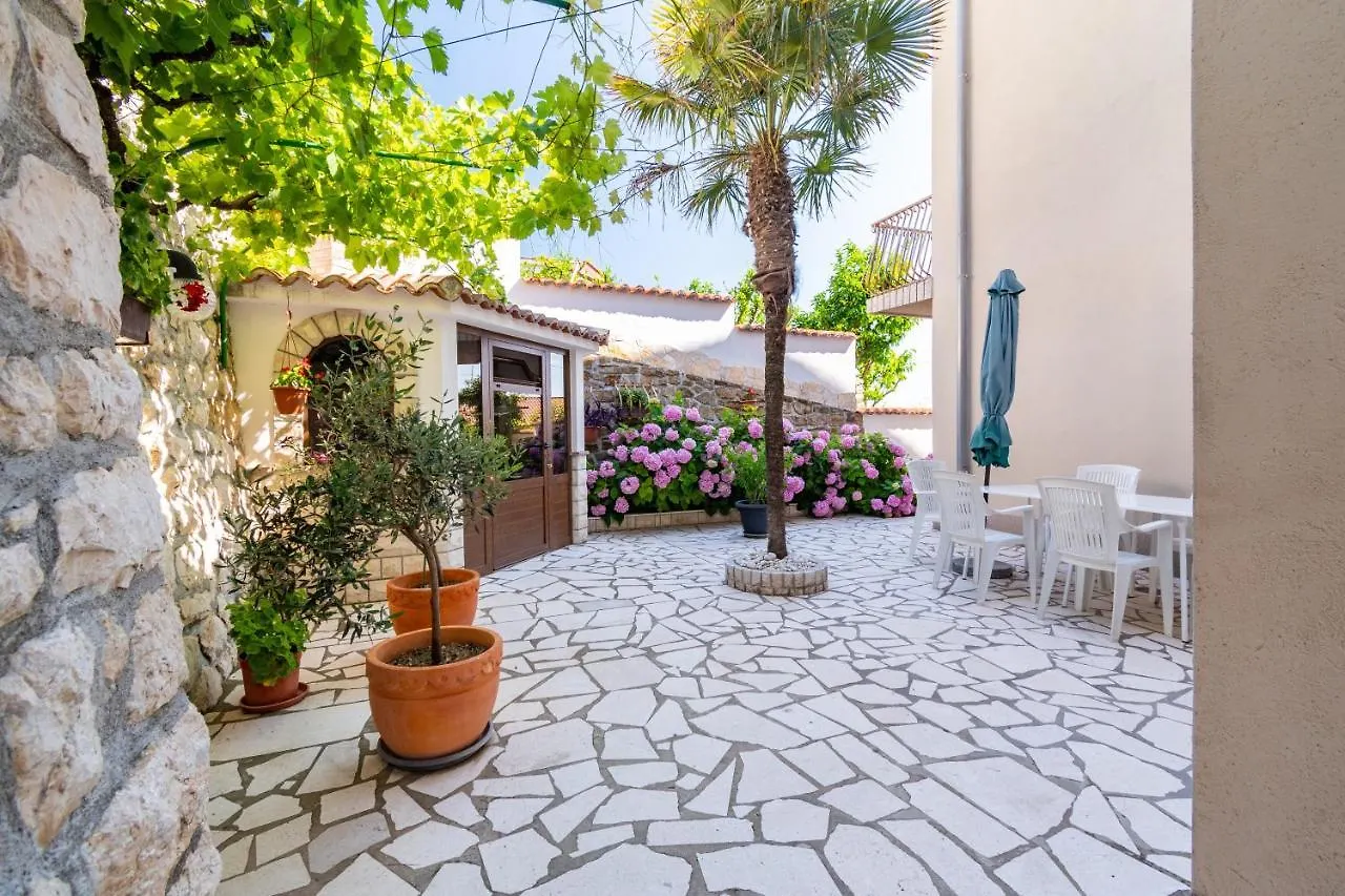 Apartments With A Parking Space Rab - 14120 Palit Croatia