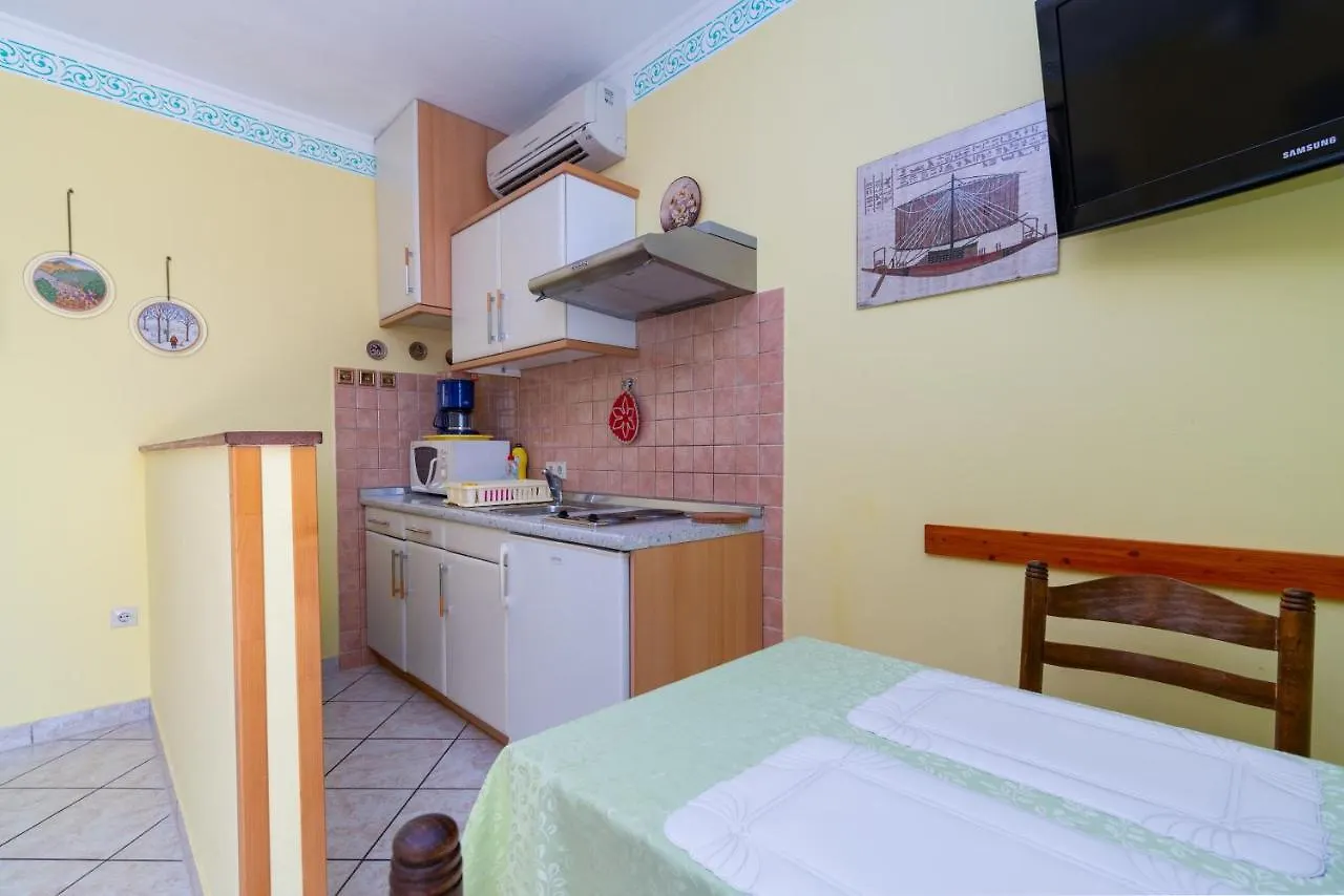 Apartments With A Parking Space Rab - 14120 Palit