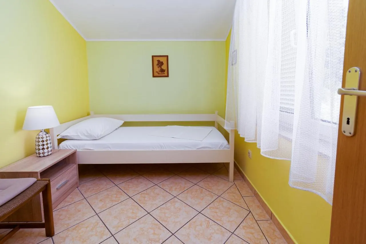 Apartments With A Parking Space Rab - 14120 Palit