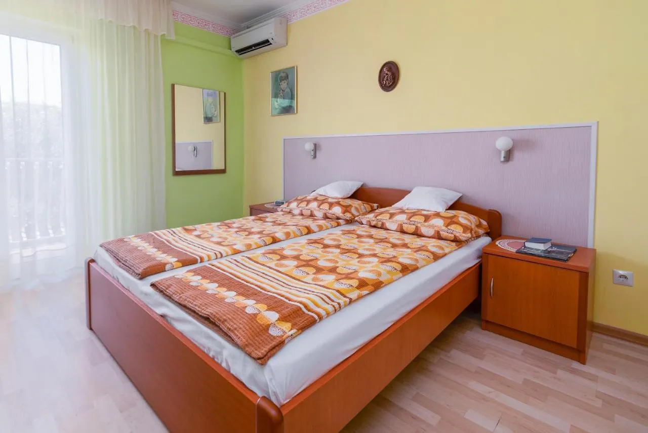 Apartments With A Parking Space Rab - 14120 Palit