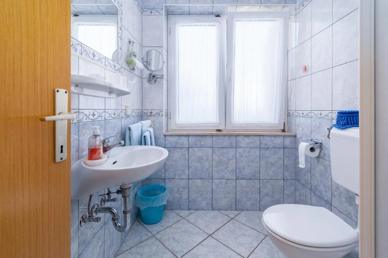 Apartments With A Parking Space Rab - 14120 Palit