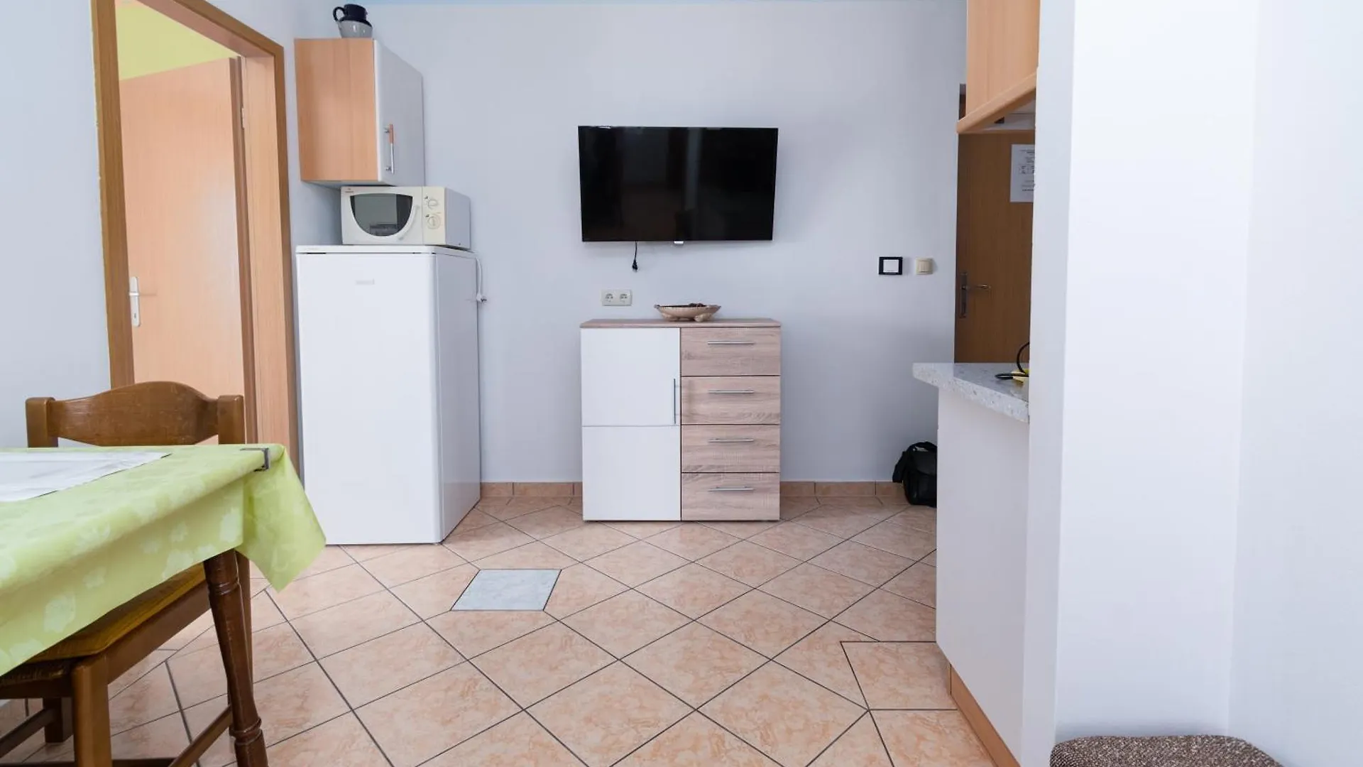 Apartments With A Parking Space Rab - 14120 Palit