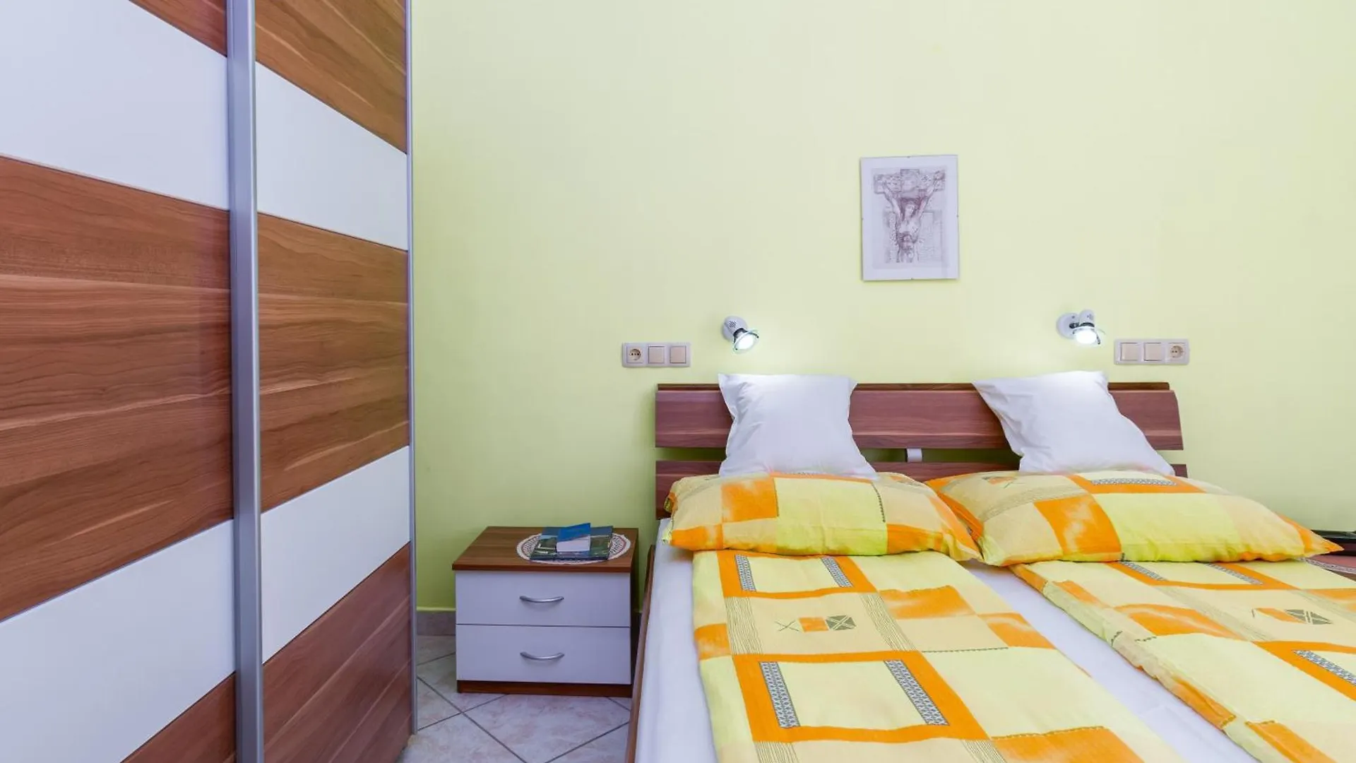 Apartments With A Parking Space Rab - 14120 Palit